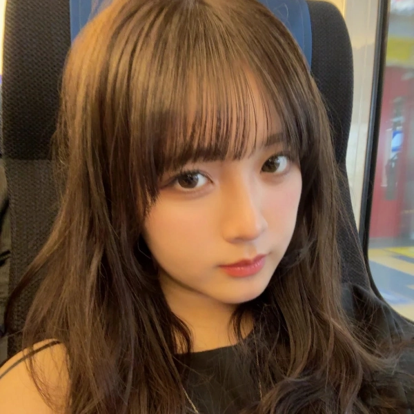 2025 女生髮型推薦 14:內彎瀏海