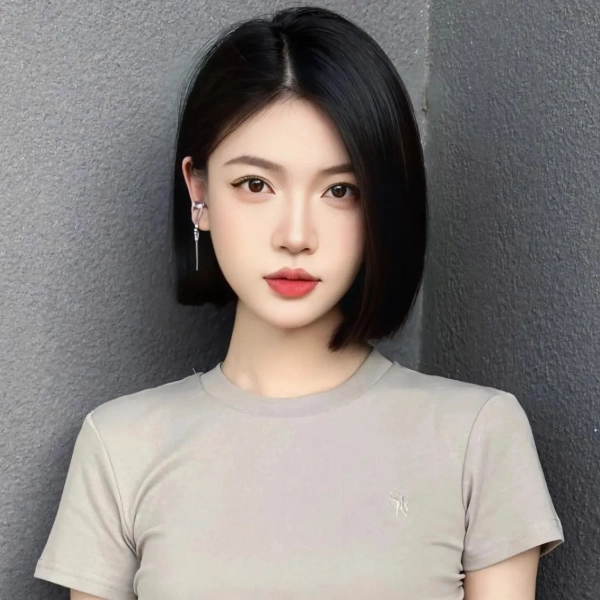 2025 女生髮型推薦 1:一刀切短髮